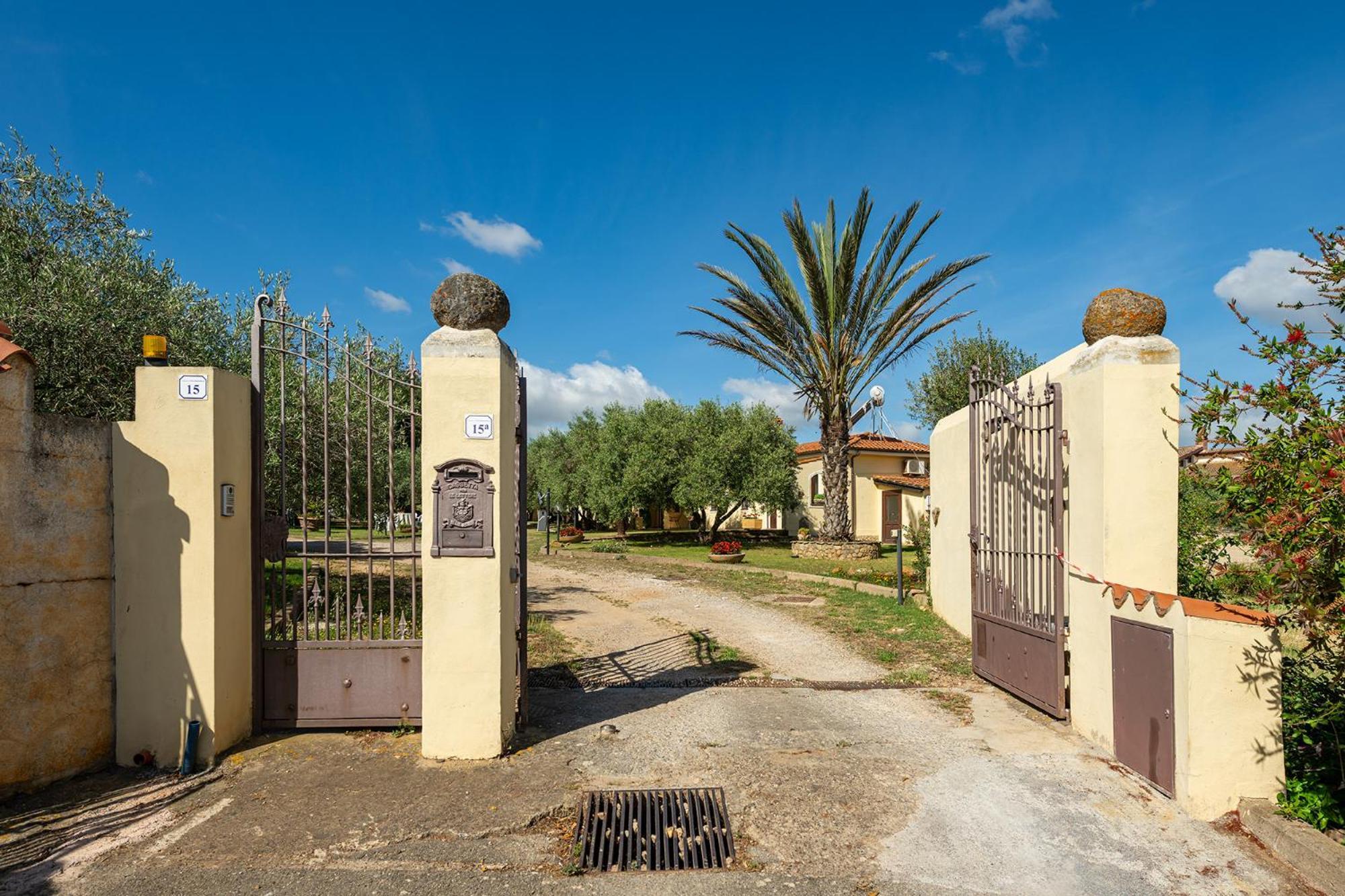 הוילה Villamassargia Residenza Parco Degli Ulivi מראה חיצוני תמונה